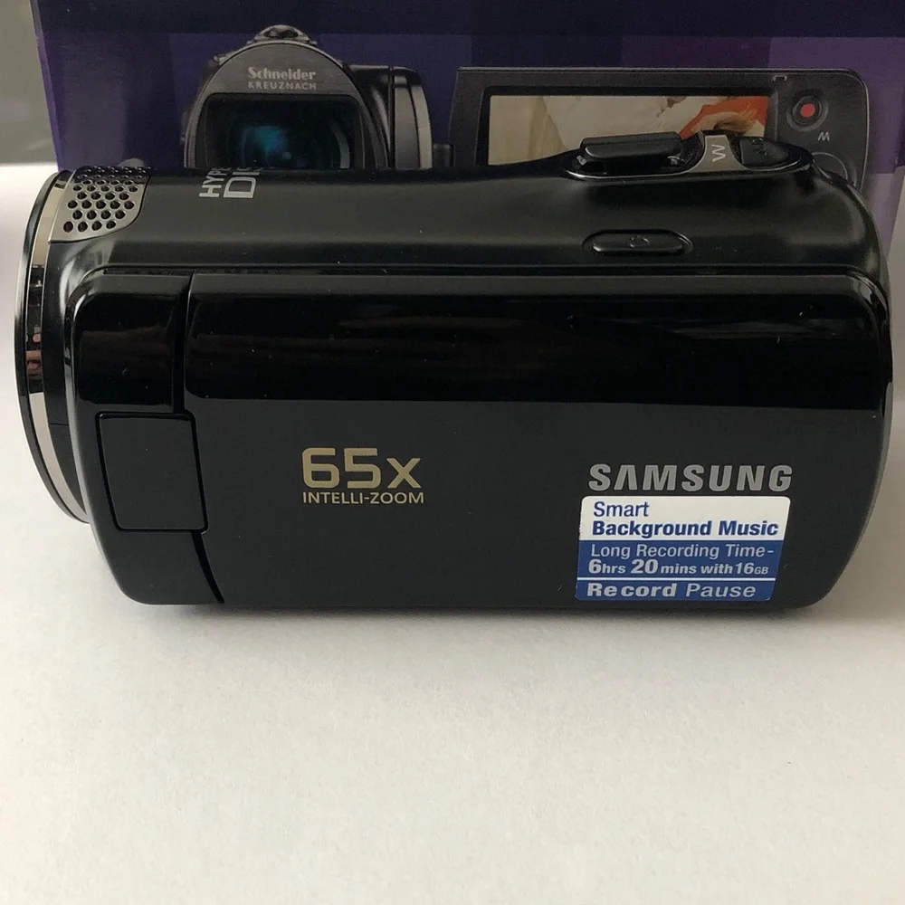 Samsung SMX-F50BN/XAA, Black Flash Memory SD Camcorder with 65x Zoom - Used